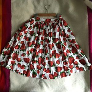 Strawberry Skirt, M, Imperial (Italy)